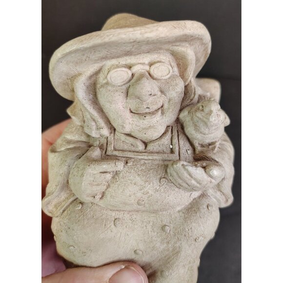 Vintage Carruth Studio Birdwatcher Garden Wall Plaque, Woman Feeding Bird, 1995 - Picture 3 of 5